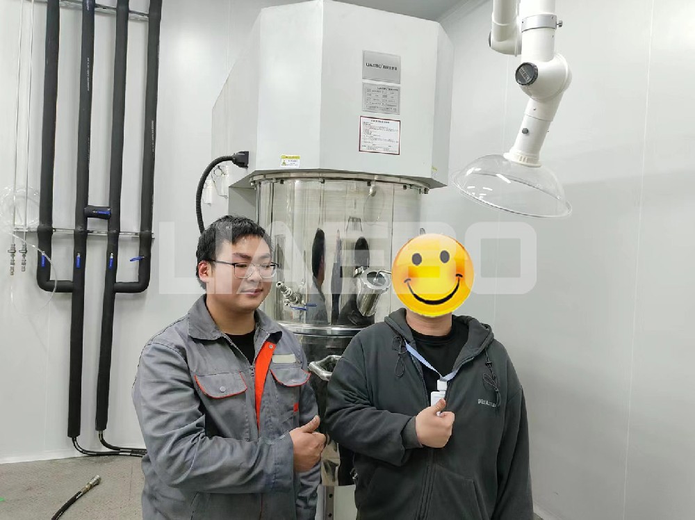 廣州某材料公司50L、100L、200L雙行星攪拌機(jī)調(diào)試成功