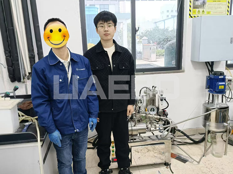 江西某技術(shù)研究院有限公司，1L實(shí)驗(yàn)室砂磨機(jī)調(diào)試成功