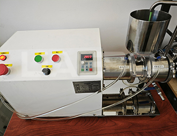 上海某生物科技有限公司50L砂磨機、0.5L實驗室砂磨機、22KW液壓升降分散機調(diào)試成功
